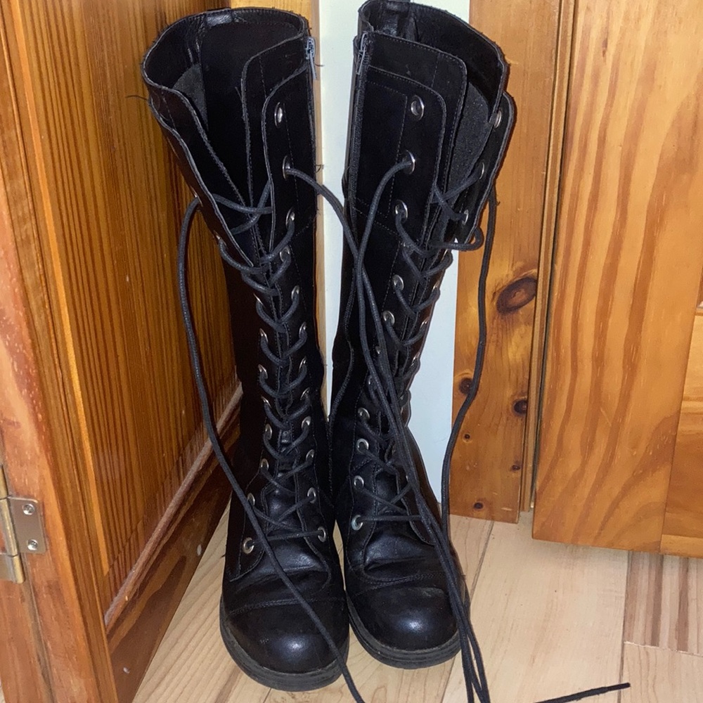 HOT TOPIC Black Tall Boots
